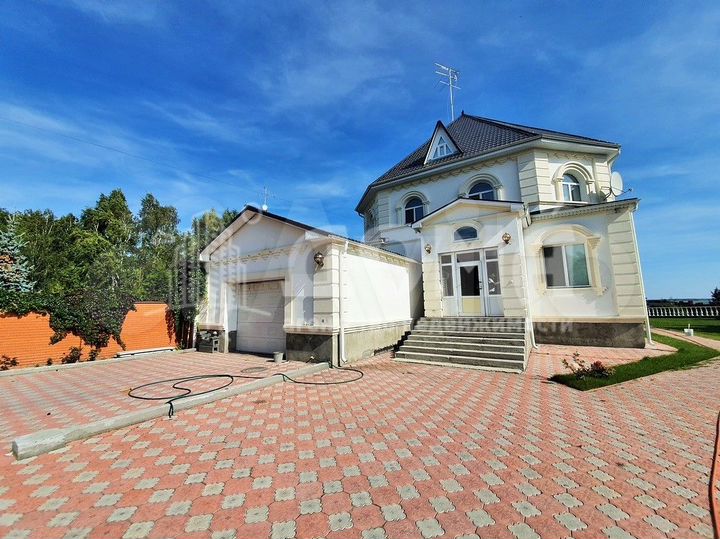 Коттедж 470,6 м² на участке 21 сот.