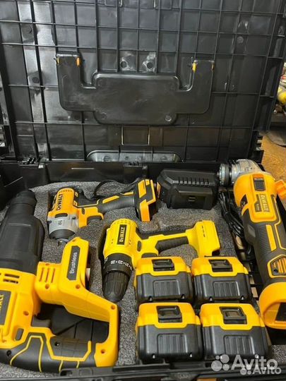 Аккумуляторный набор Dewalt 4/1 18вт безщеточный