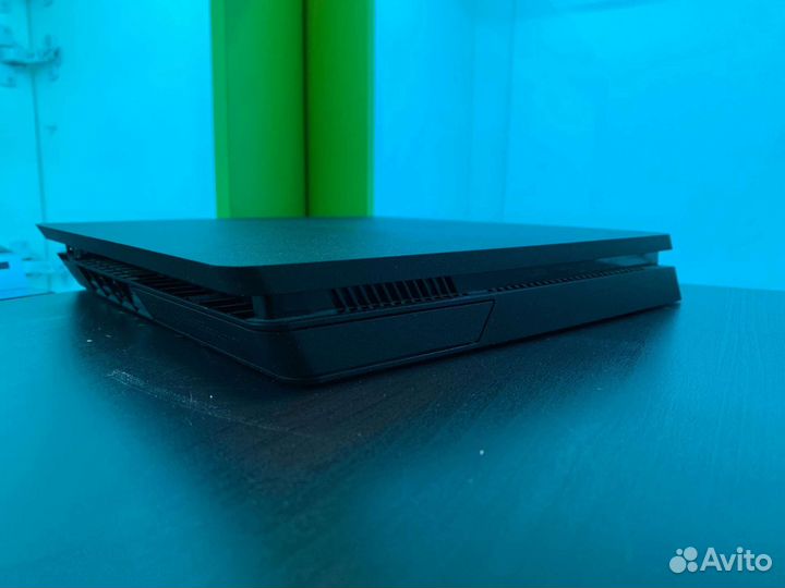 Игровая приставка Sony PS4+ 2 джойстика