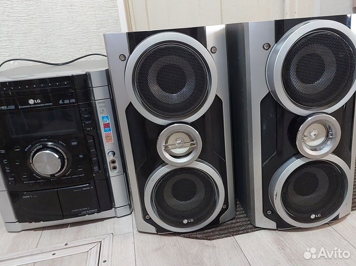 Музыкальный центр LG
