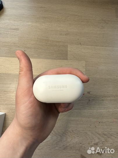 Беспроводные наушники samsung galaxy buds