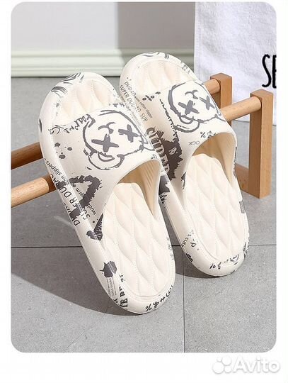 Шлепанцы женские новые