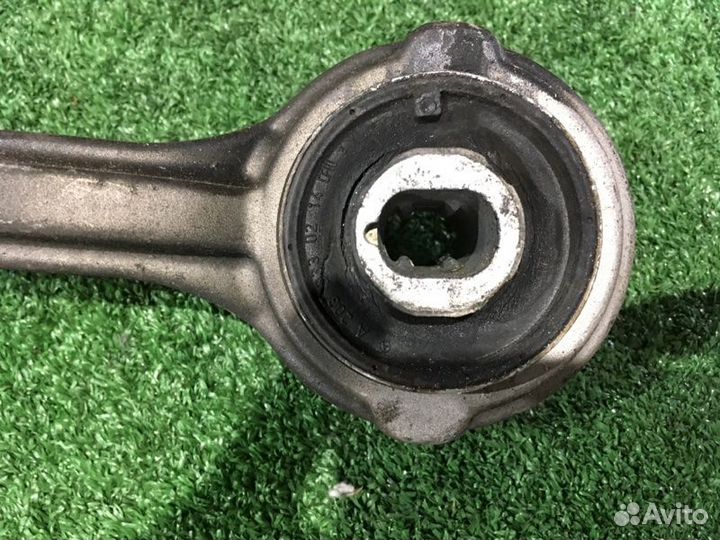 Рычаг продольный передний правый Mercedes-Benz