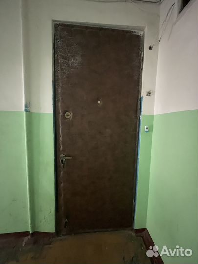 Дверь входная металлическая б/у