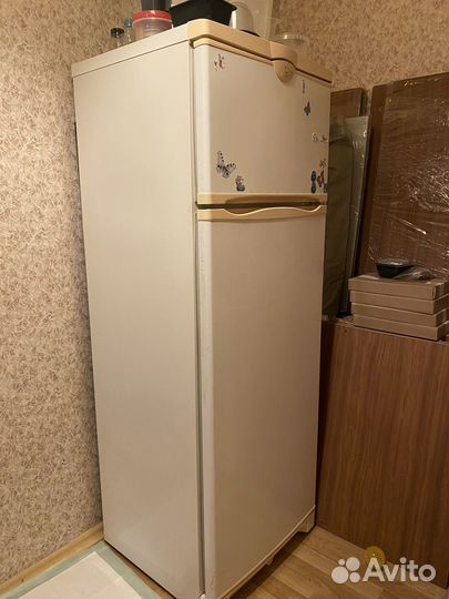 Холодильник Indesit