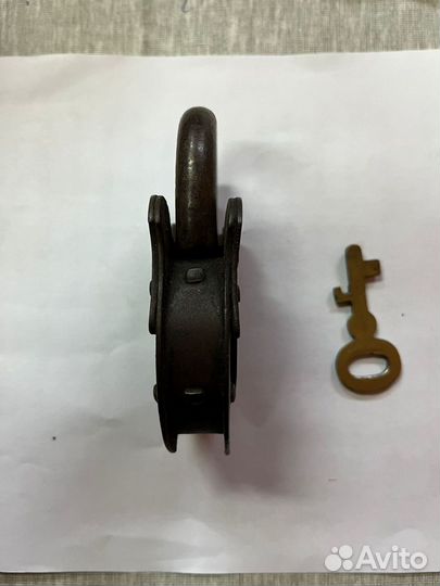 Старинный амбарный замок