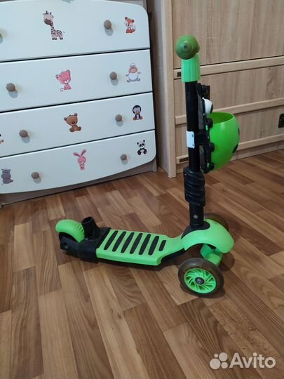 Самокат трёхколёсный с корзиной