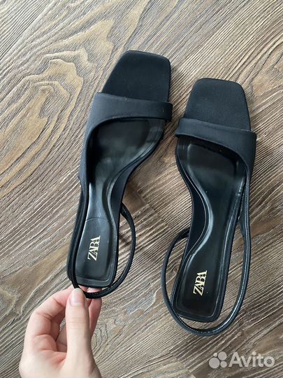 Босоножки женские