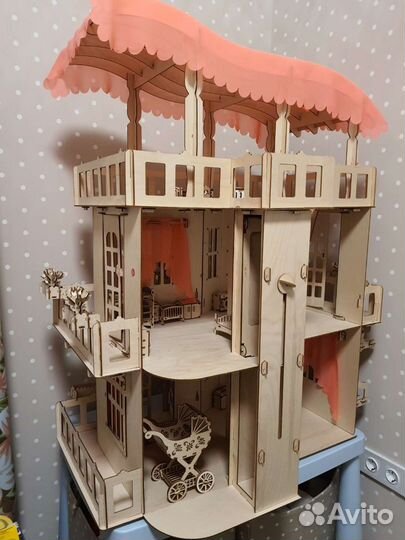Деревянный кукольный дом для кукол