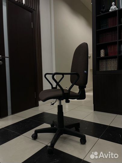 Стул кресло офисный