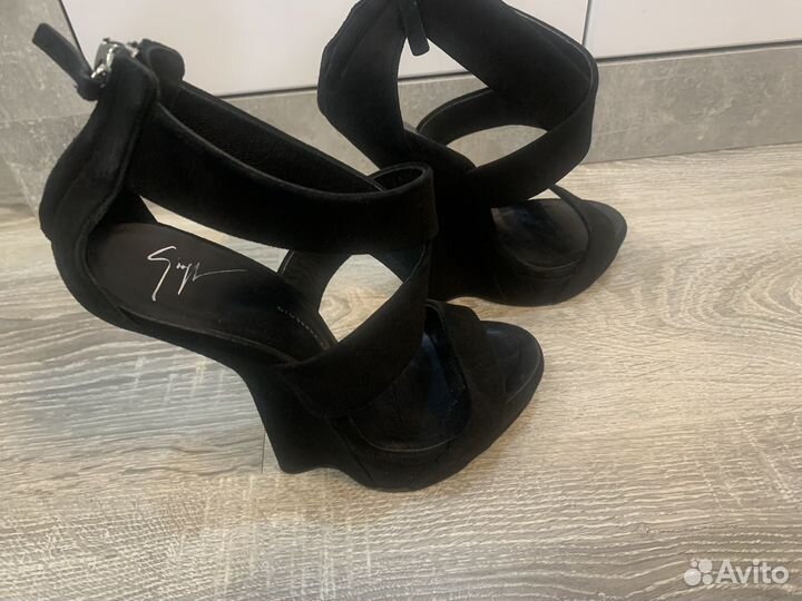 Giuseppe Zanotti замшевые босоножки 37,5р. Торг