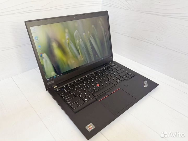 Lenovo thinkpad T495s Vega 8 Ryzen 5 Ноутбук