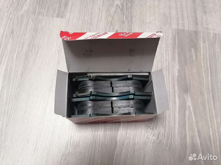 Тормозные колодки Toyota Land Cruiser