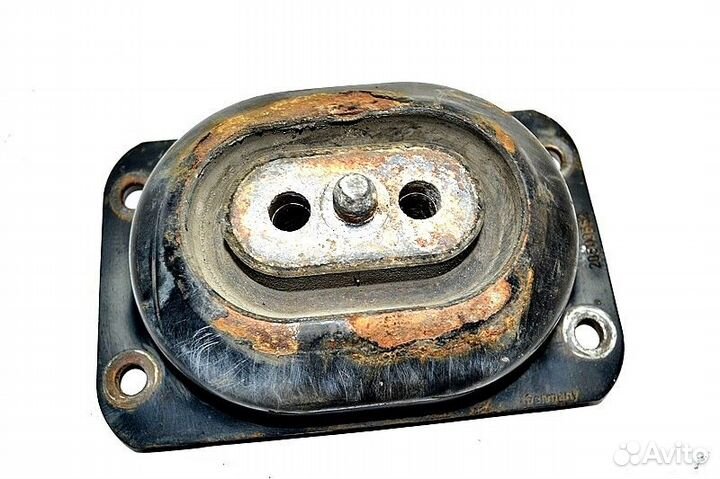 Подушка двигателя, передняя левая renault trucks P