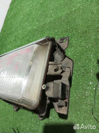 Фара галогеновая правая Nissan Laurel Spirit FB12