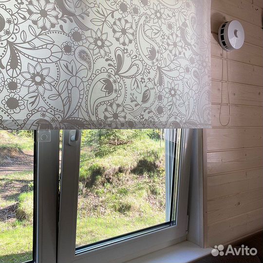 Жалюзи и рулонные шторы на окна