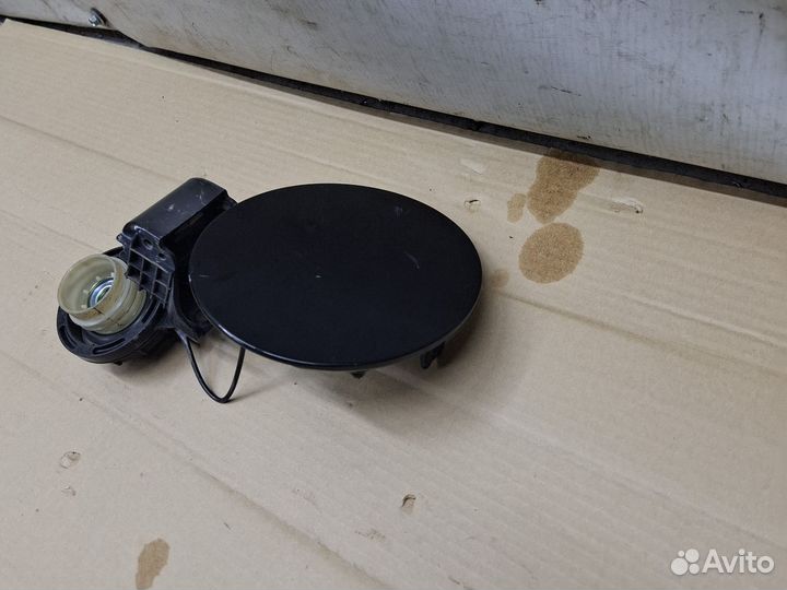 Лючок бензобака Kia Rio 2 JB