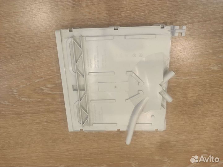 Верхняя часть диспенсера Bosch Maxx