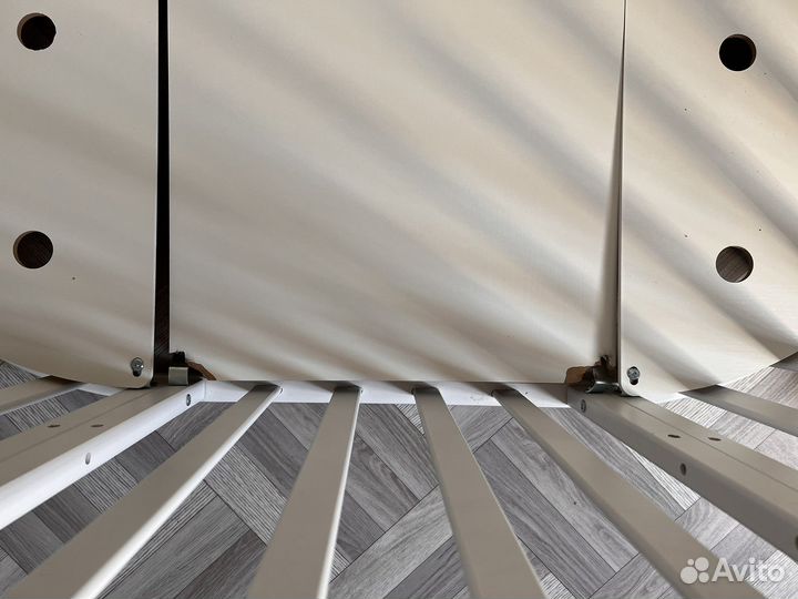 Кровать-трансформер с маятником