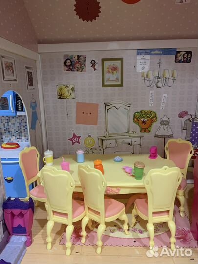 Домик кукольный с мебелью