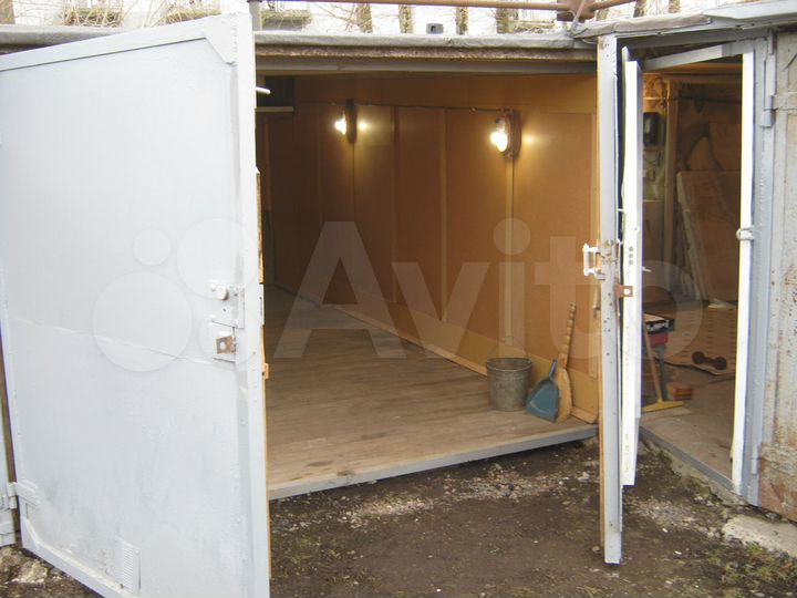 Гараж, > 30 м²