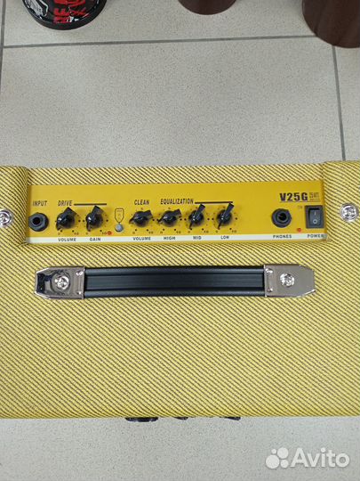 Гитарный комбоусилитель Belcat V25G