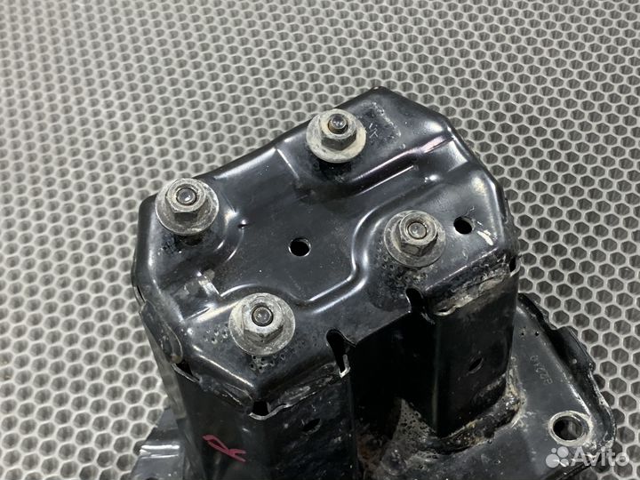 Правый крашбокс переднего бампера Nissan Murano Z5