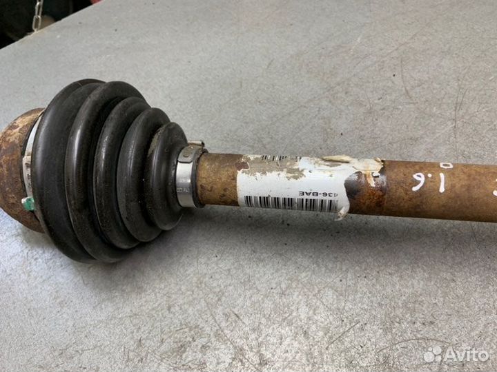 Привод правый Ford Focus 2 седан 1.6 hwdb 2005