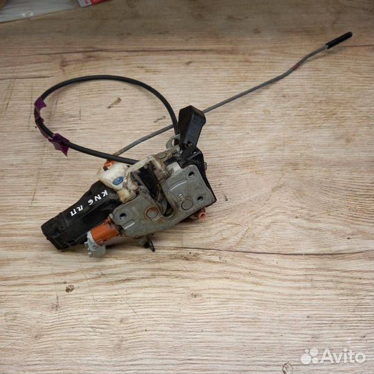 Замок двери передней правой Ford Expedition 3 2008