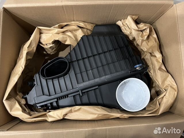 Корпус воздушного фильтра Touareg 2.5 2007