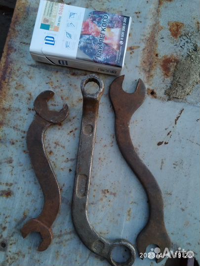 Ключи гаечные старинные