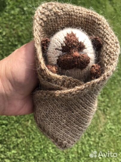 Вязанный котенок сиамской породы