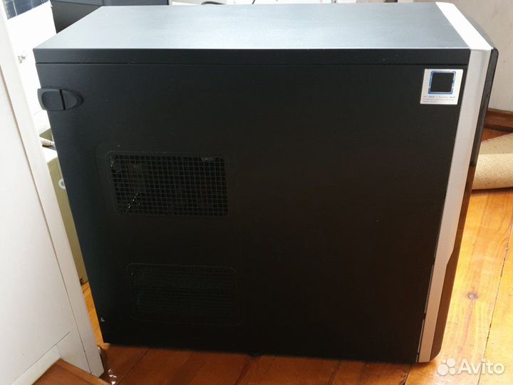 Настольный компьютер :Системный блок, монитор Sony