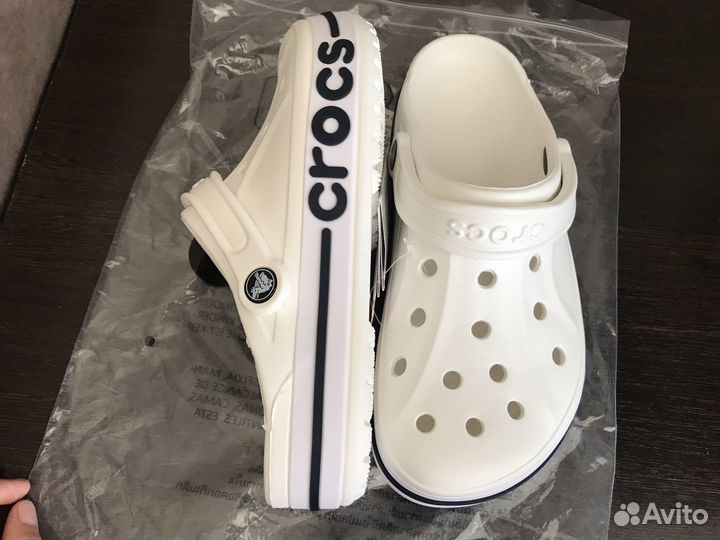 Новые Crocs белые 39-40 тапочки