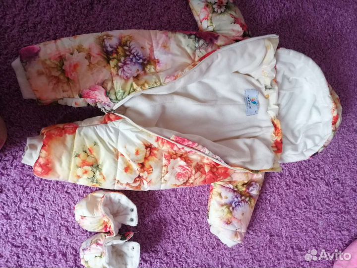 Демисезонный комбинезон для девочки