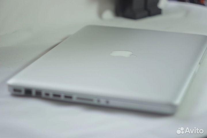 Apple MacBook Pro 15 i7 16gb ssd