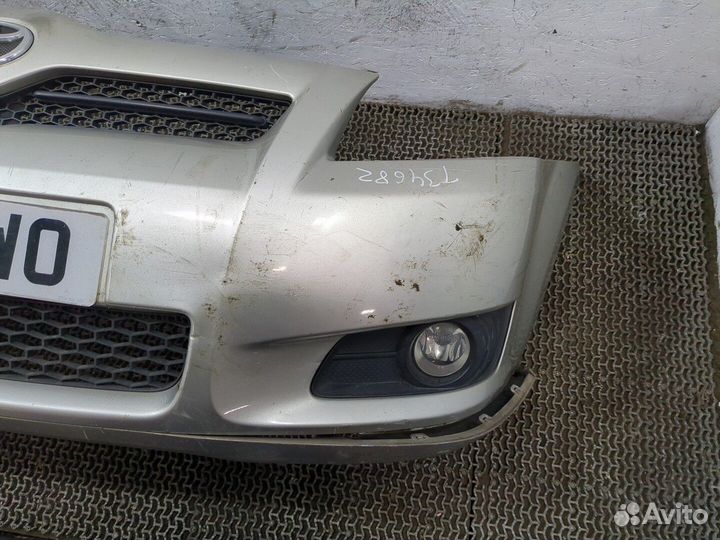 Бампер Toyota Corolla Verso, 2007