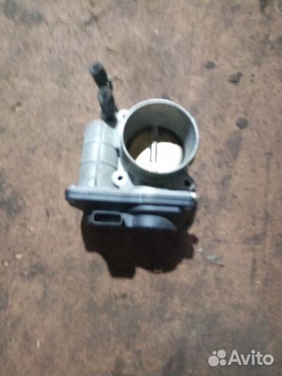 Дроссельная заслонка Nissan Qashqai X-trail MR20DE