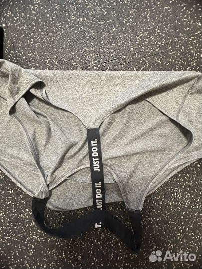 Майка Nike и спортивный топ бра Nike