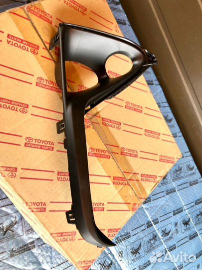 Рамка и кронштейн птф передняя правая Lexus Rx 4