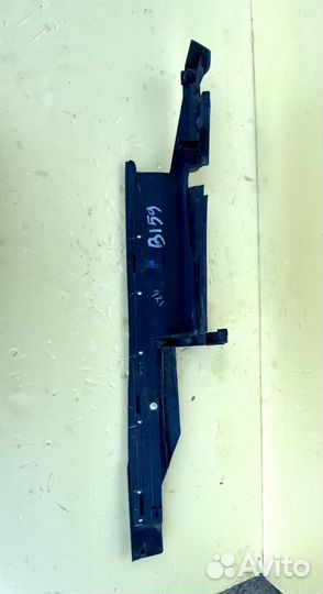 Уплотнитель переднего крыла на Infiniti Qx50 J55