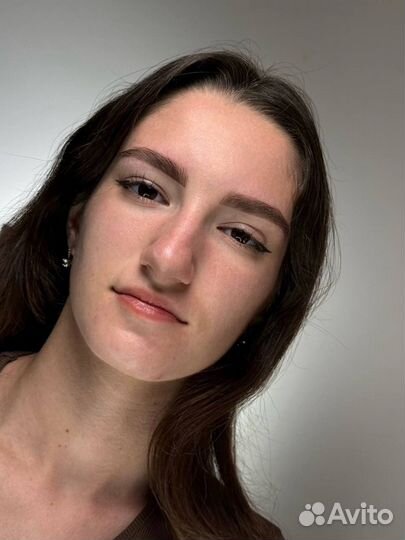 Короекция и окрашивание бровей