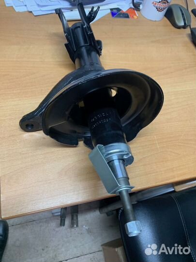 Амортизатор передний honda CR-V II (RD4-RD9)