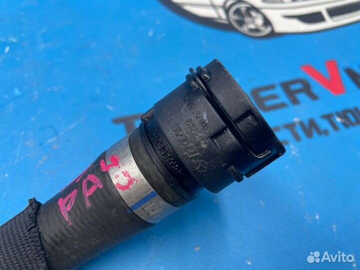 Патрубок системы охлаждения Mercedes-Benz C-Class