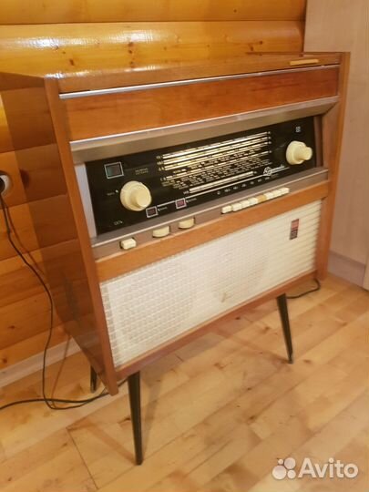Винтажная радиола Ригонда