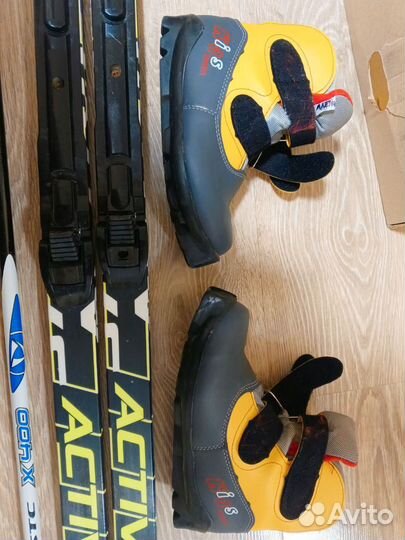 Комплект: лыжи, ботинки, палки
