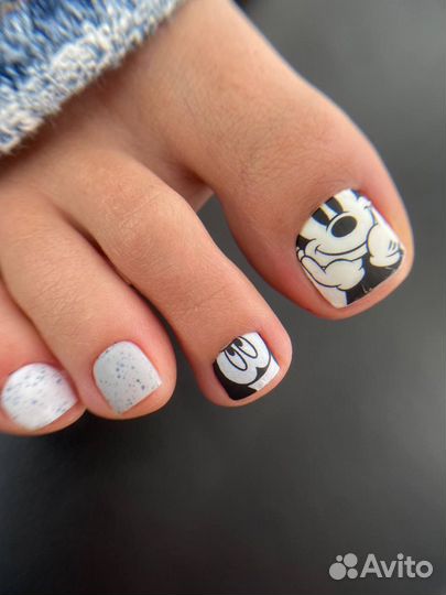 Педикюр, установка декоративной пленки, гель лак