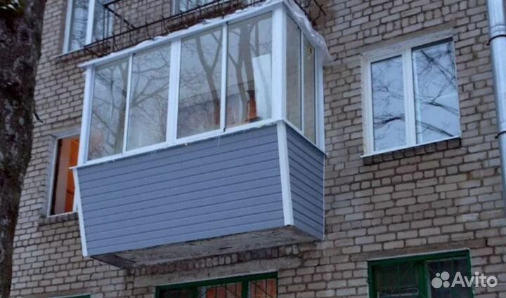 Остекление балкона с обшивкой
