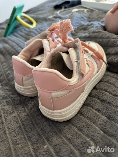 Кроссовки для девочки