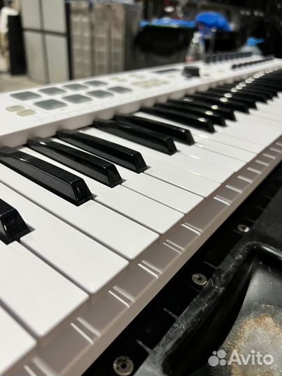 Миди клавиатура Arturia KeyLab Essential 61